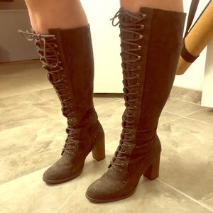 Sexy brown suede-like lace up heel boots 😍